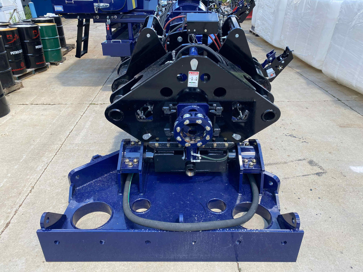 UNI 250x400 heavy-duty tracks and undercarriage detail
