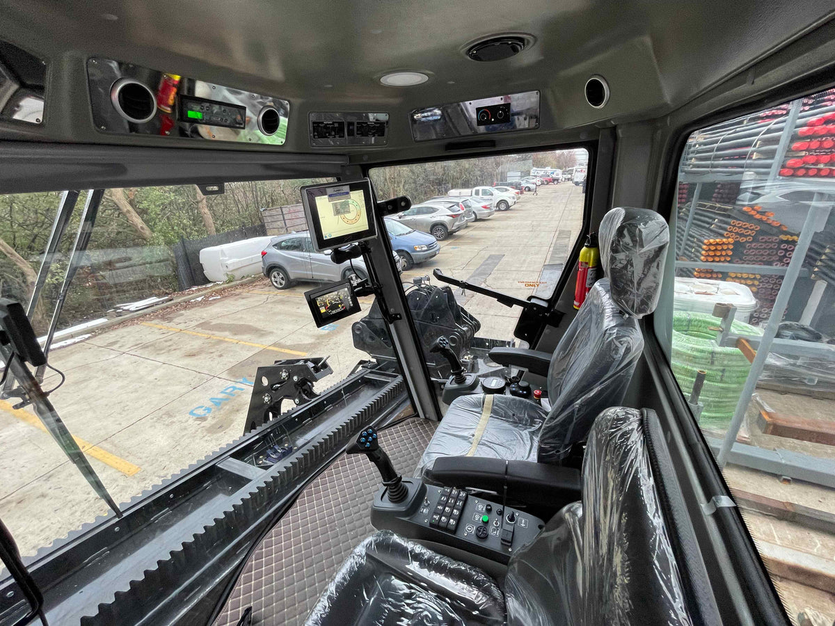 UNI 250x400 two-person XL panoramic operator cab