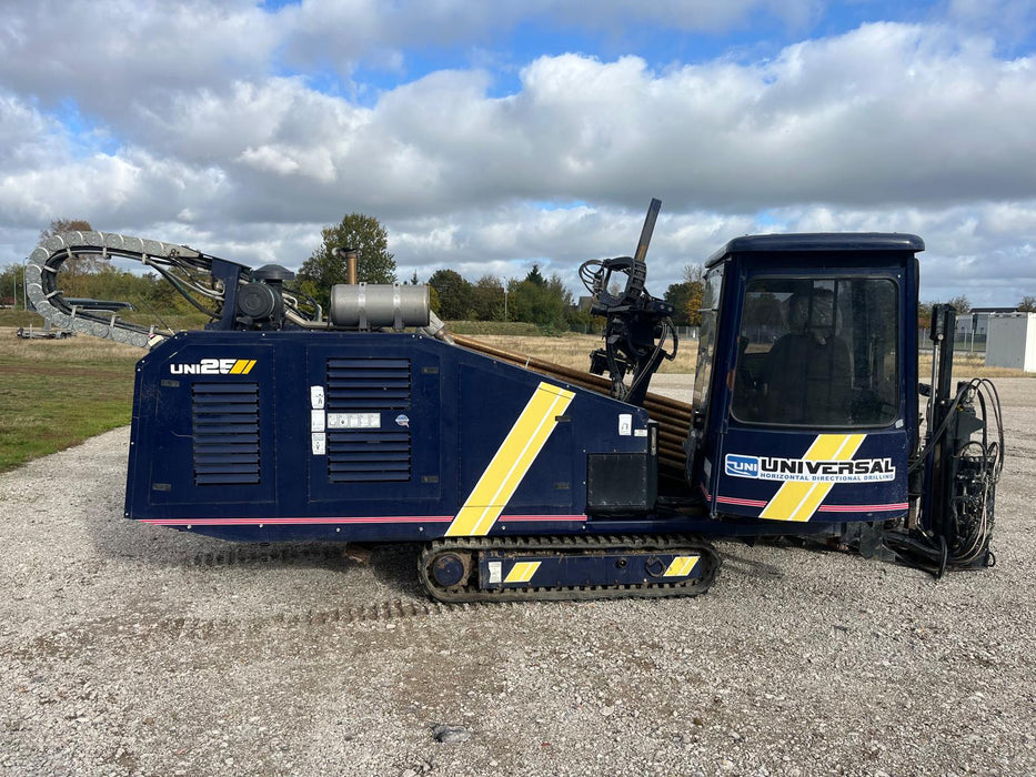 2022 Universal HDD UNI 25S with Cab and Rods